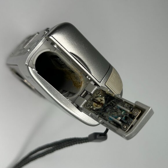 Olympus Digital Camera Camedia D-540 Zoom 3.2MP Silver - Picture 7 of 8